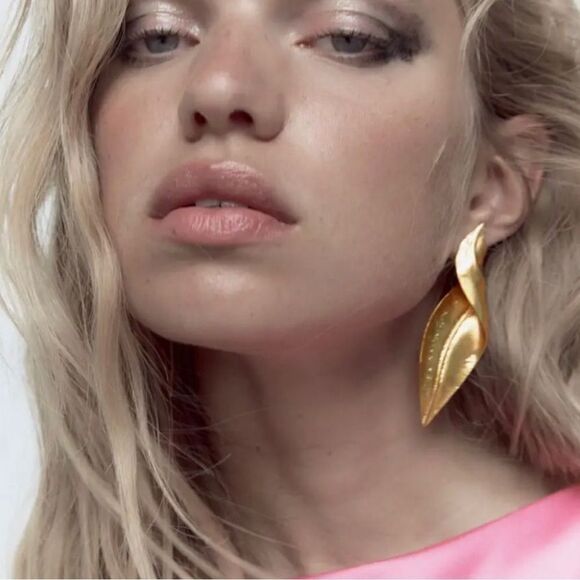 Elegant Gold Leaf Earrings N73 - Picture 1 of 5